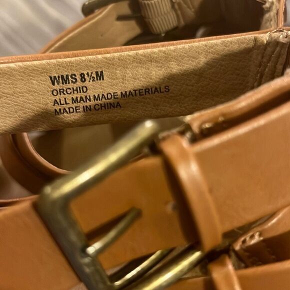 ✨Report Chunky Platform Sandal Sz 8.5 Heels✨ - Picture 6 of 6